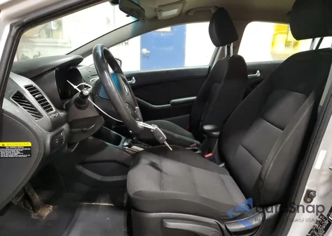 2017 Kia Forte Lx z USA, uszkodzony, nr VIN 3KPFK4A70HE085996